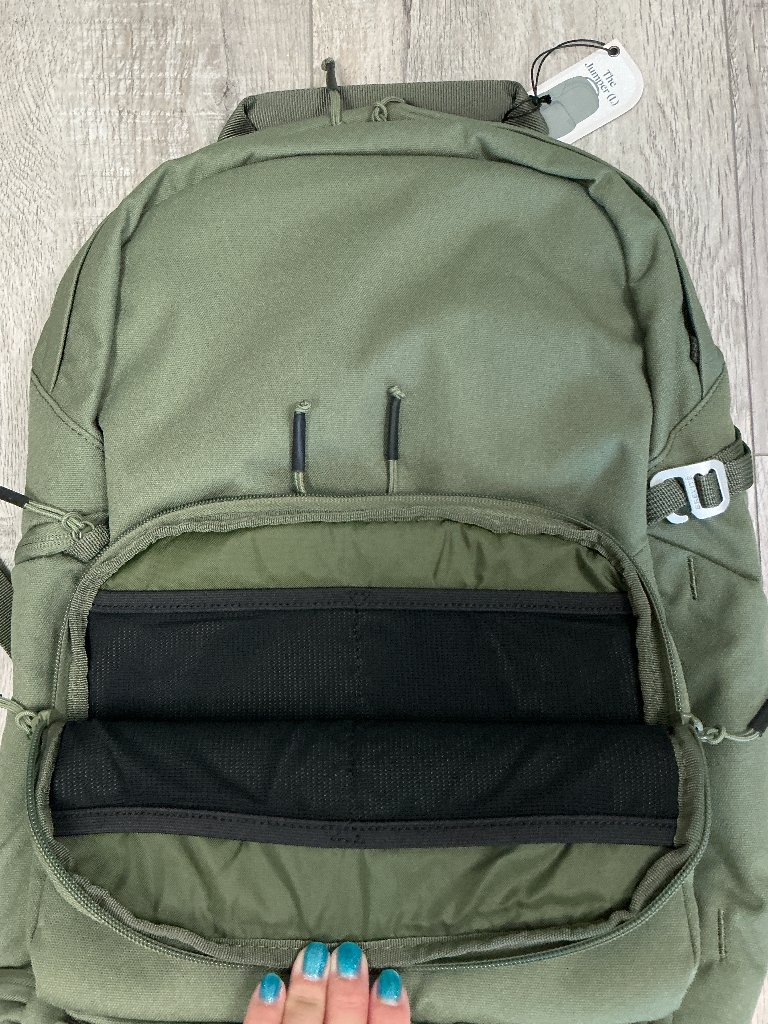 Brevit The Jumper Large Camera Backpack Pine Green Nwt + Rain Cover — image 6 of 7
